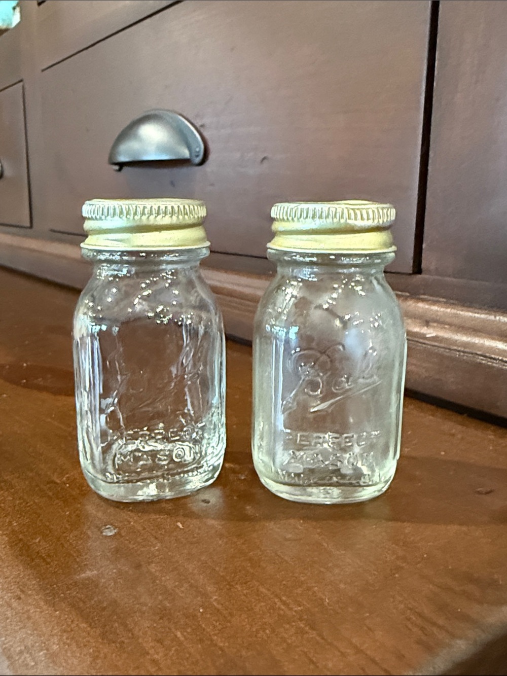 Clear Glass Ball Mason Jar Salt and Pepper Shakers with Gold Lids